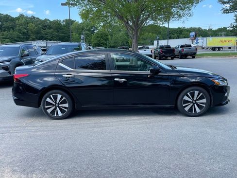 Used 2022 Nissan Altima 2.5 SV FWD image 8