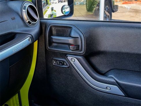 Used 2016 Jeep Wrangler Unlimited Sahara w/ Connectivity Group image 22