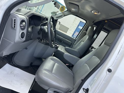 Used 2014 Ford E-250 and Econoline 250 Extended w/ Power Group RWD image 14