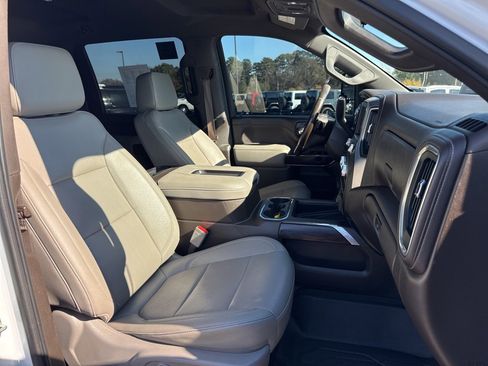 Used 2021 GMC Sierra 3500 SLT w/ SLT Preferred Package image 29