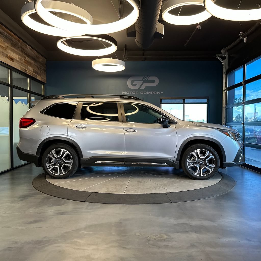 Used 2024 Subaru Ascent Touring AWD/4WD image 2