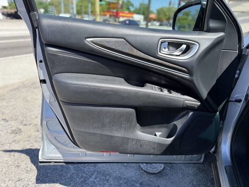 Used 2013 INFINITI JX35 AWD w/ Premium Pkg image 11