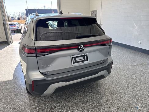 New 2026 Volkswagen Tiguan SE AWD/4WD image 3