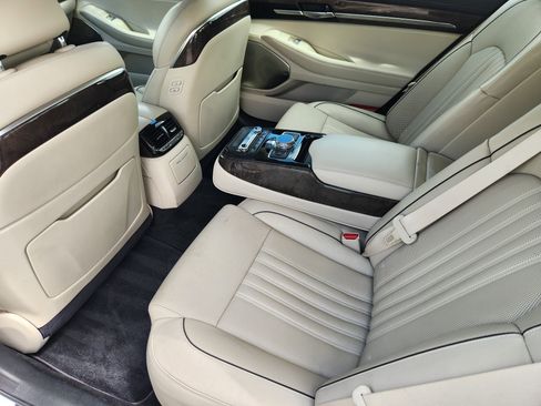 Used 2017 Genesis G90 3.3T Premium RWD image 32