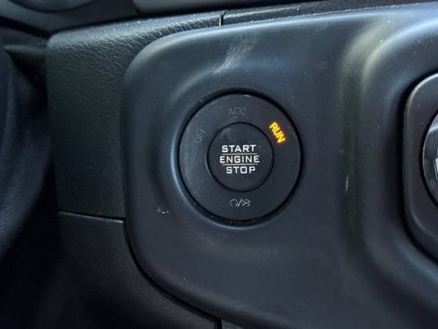 Used 2018 Jeep Wrangler Unlimited Sahara AWD/4WD image 24