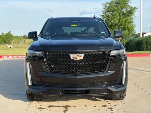 Used 2022 Cadillac Escalade Sport RWD image 2
