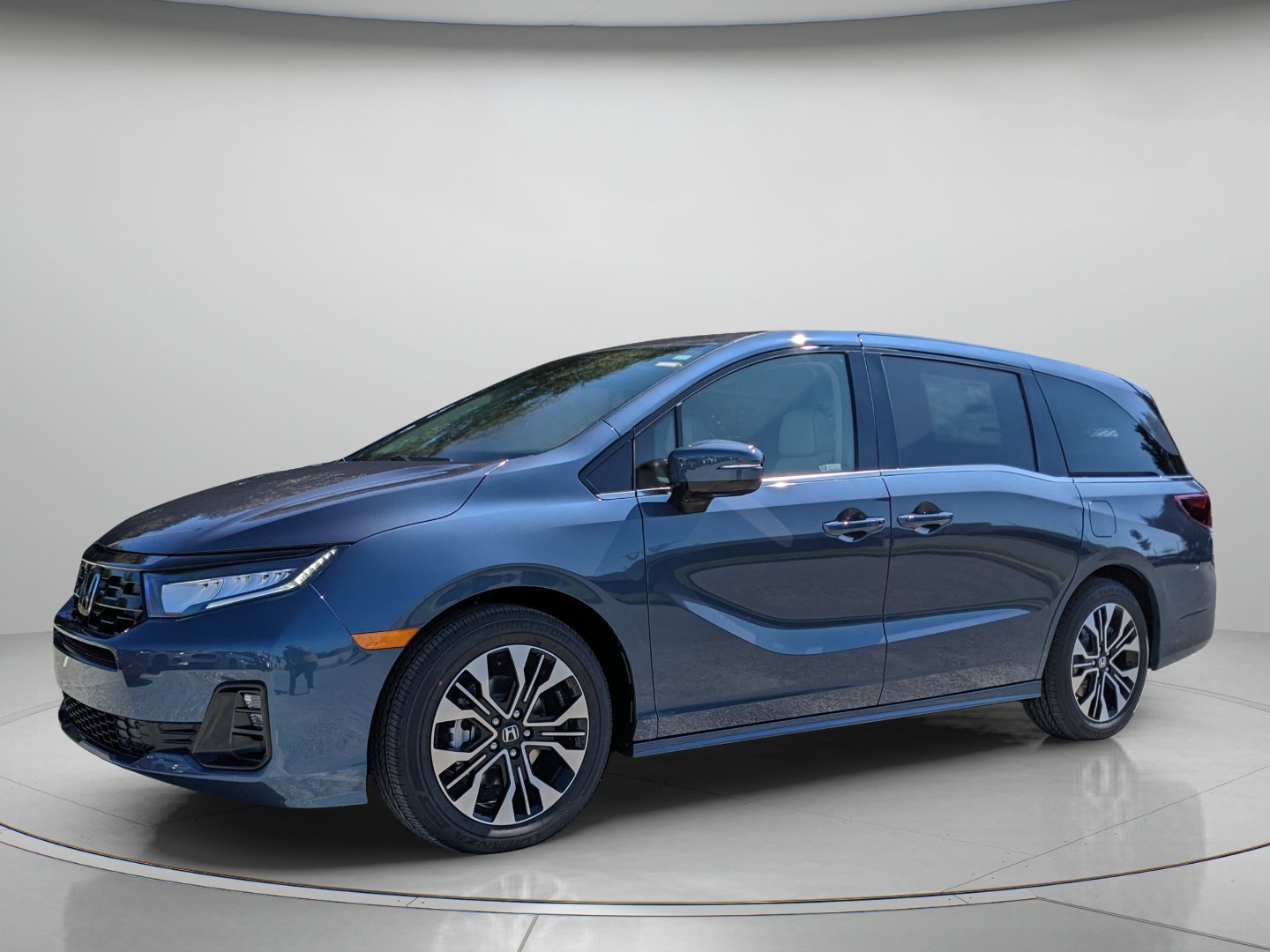 New 2027 Honda Odyssey Elite image 3