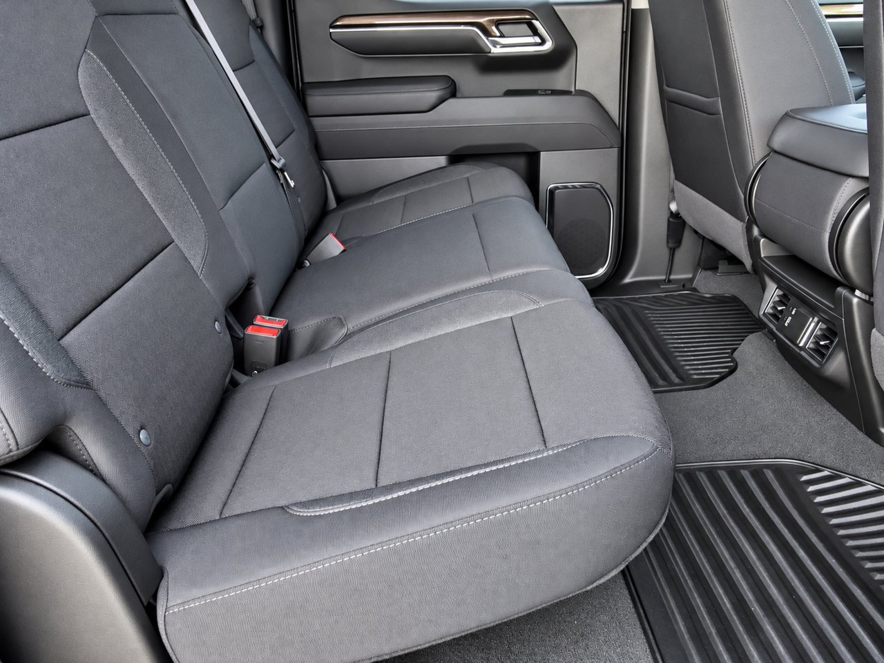 Certified 2026 Chevrolet Silverado 1500 LT AWD/4WD image 35