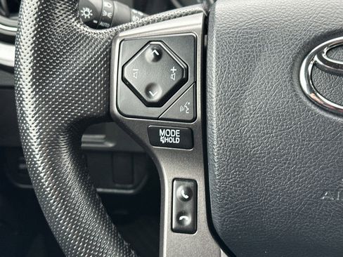 Used 2016 Toyota Tacoma TRD Sport image 24