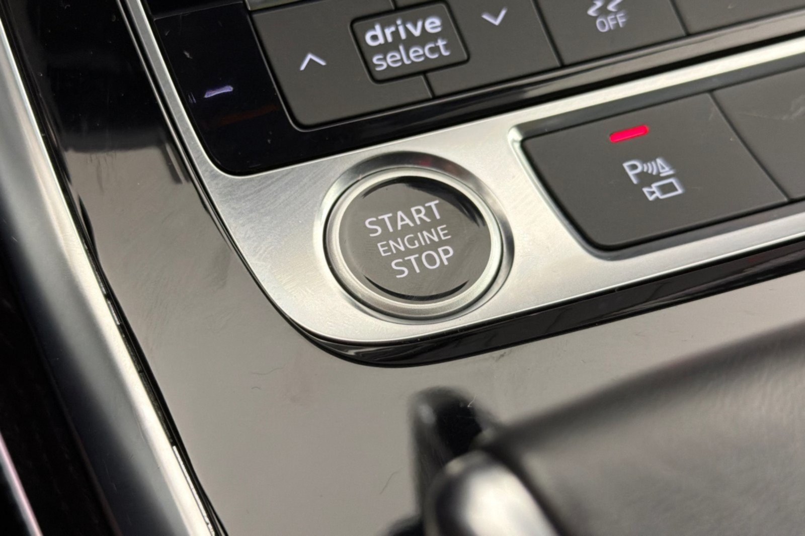 Used 2022 Audi Q8 Premium Plus AWD/4WD image 21