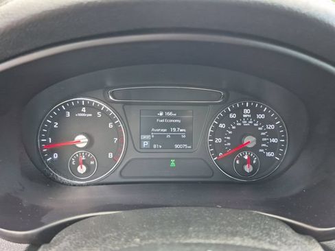 Used 2019 Kia Sorento AWD image 14