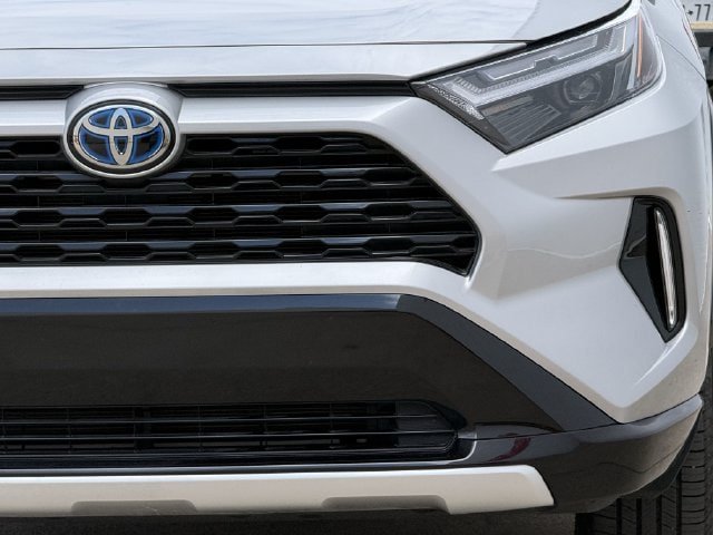 Used 2022 Toyota RAV4 XSE AWD/4WD image 9