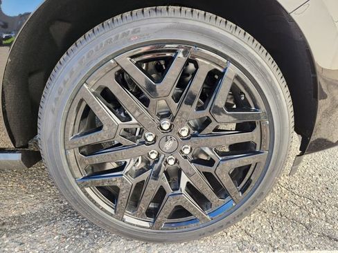 New 2027 Ford Expedition Platinum w/ Stealth Performance Package AWD/4WD image 18