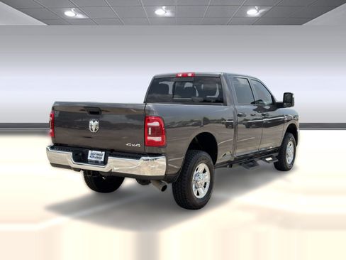 Used 2024 RAM 2500 Tradesman w/ Chrome Appearance Group AWD/4WD image 9