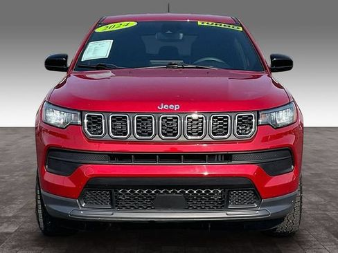 Used 2024 Jeep Compass Sport AWD/4WD image 3