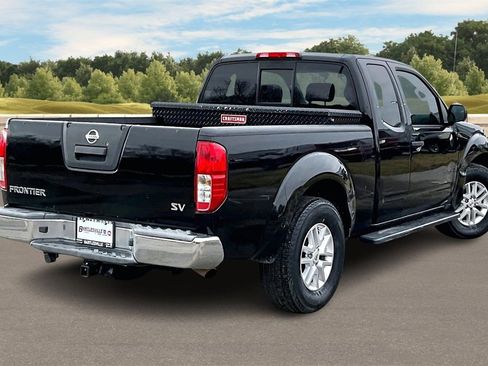 Used 2015 Nissan Frontier SV image 12