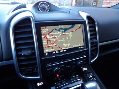 Used 2016 Porsche Cayenne image 35