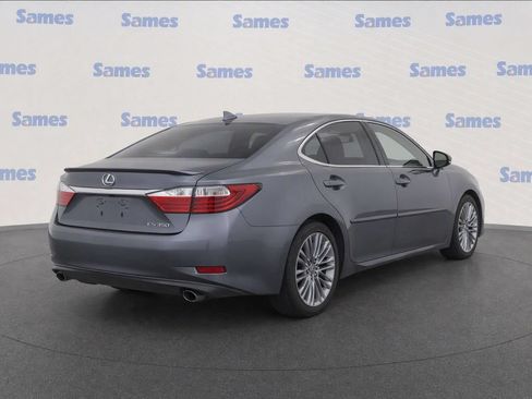Used 2015 Lexus ES 350 w/ Luxury Package FWD image 3