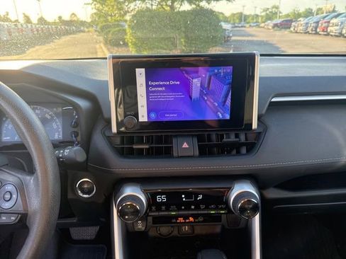 Used 2024 Toyota RAV4 AWD Hybrid image 17