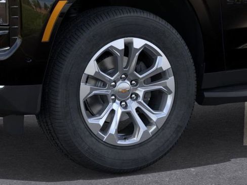 New 2026 Chevrolet Suburban LT w/ LPO, Dark Essentials Package RWD image 9