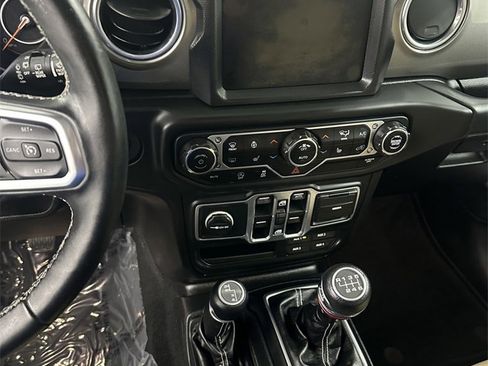 Used 2018 Jeep Wrangler Unlimited Sahara w/ Dual Top Group image 18