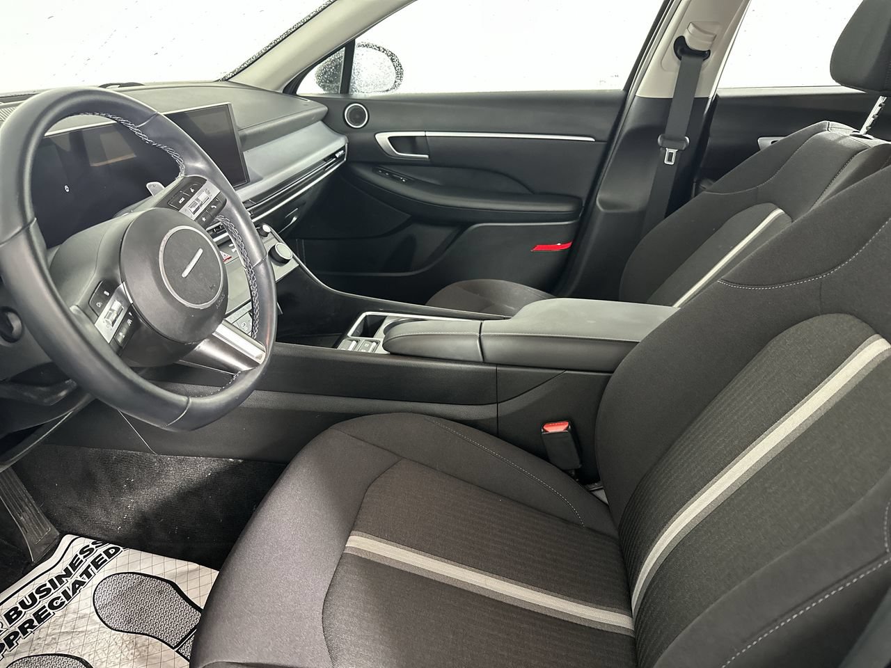 Used 2024 Hyundai Sonata SEL FWD image 2
