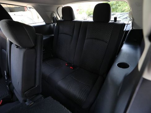 Used 2017 Dodge Journey SE w/ Flexible Seating Group FWD image 13