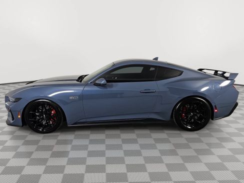 Used 2025 Ford Mustang GT w/ GT Performance Package RWD image 5