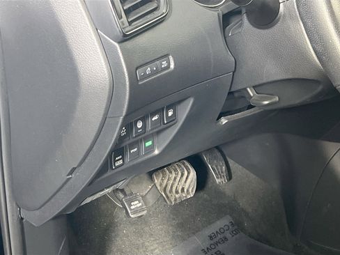 Used 2019 Nissan Rogue SV image 10