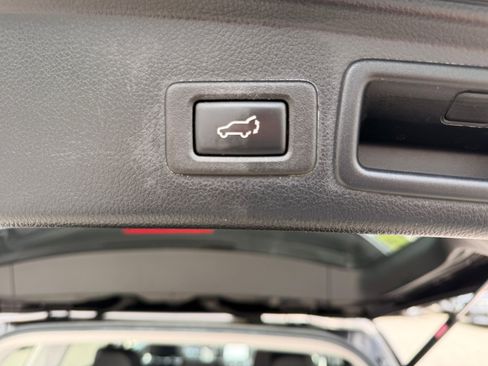Used 2015 Subaru Forester 2.5i Limited AWD/4WD image 16