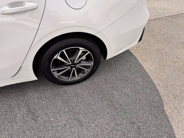 Used 2024 Kia Forte LXS w/ LXS Technology Package FWD image 11