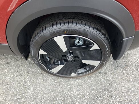 New 2026 Nissan Kicks SR w/ Illumination Package FWD image 6