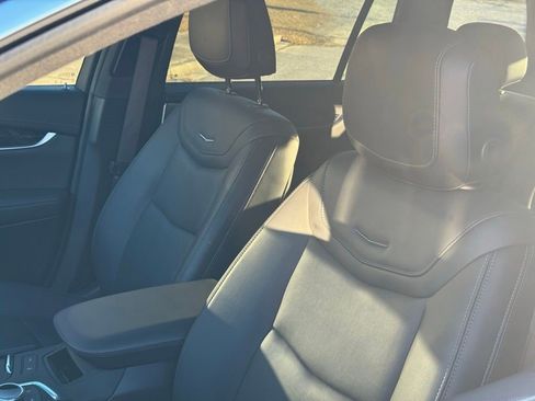 Certified 2025 Cadillac XT6 Premium Luxury image 24