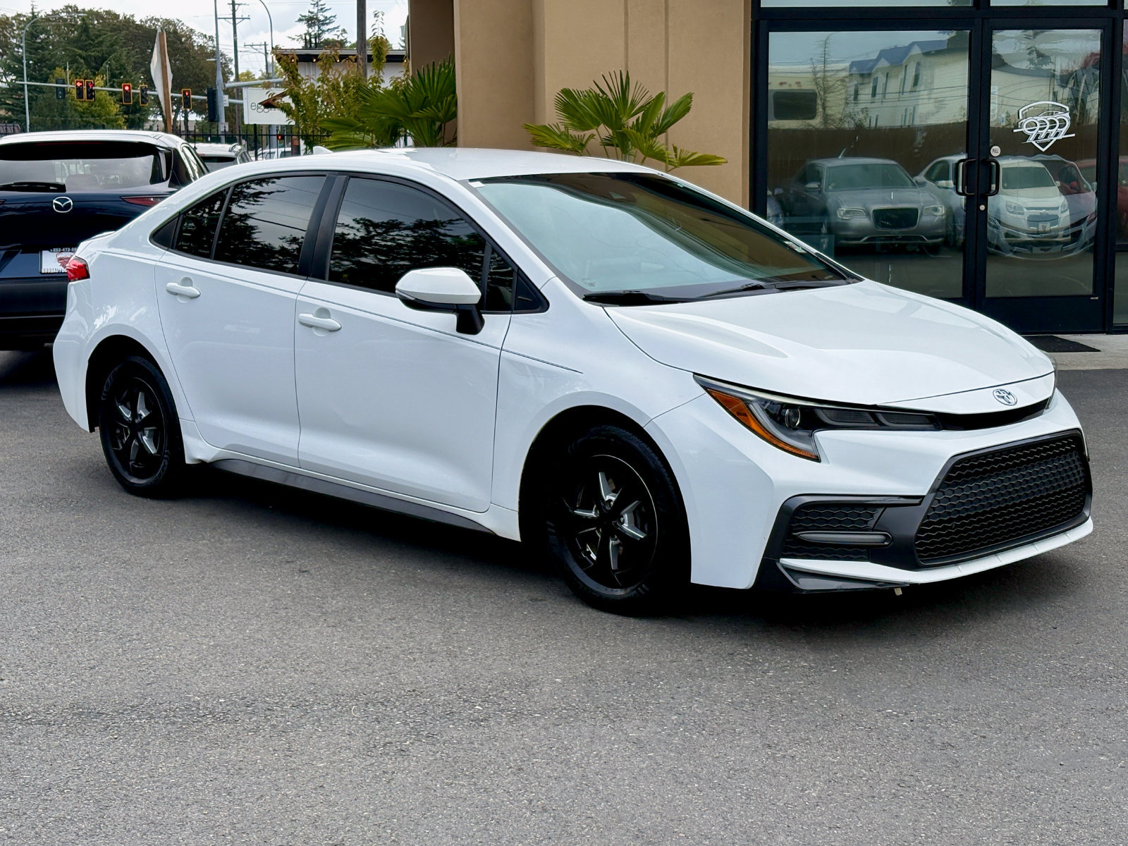 Used 2020 Toyota Corolla SE FWD image 1
