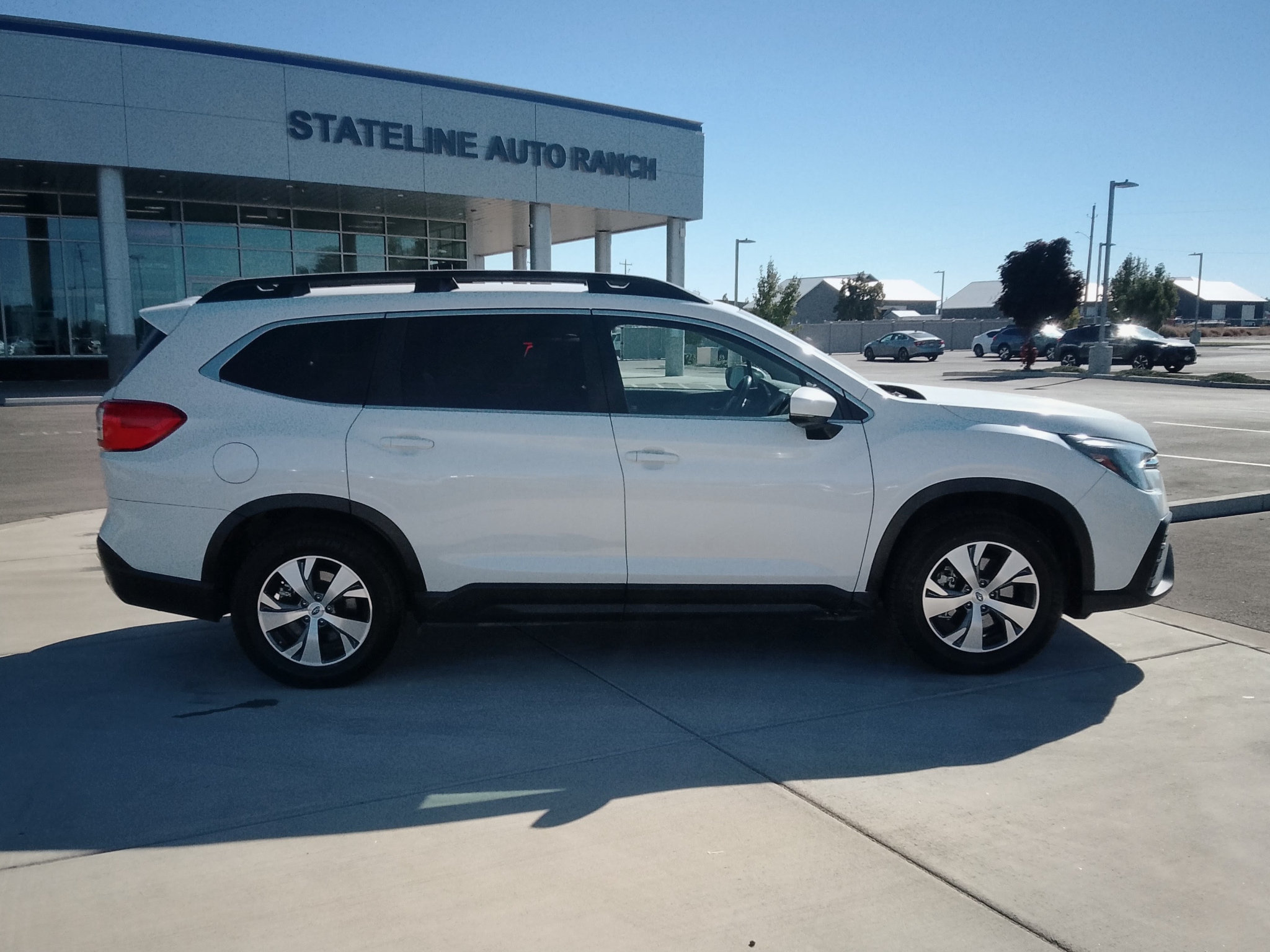 Certified 2024 Subaru Ascent Premium w/ Convenience Package AWD/4WD image 2