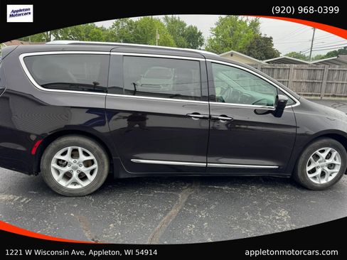 Used 2018 Chrysler Pacifica Touring-L Plus FWD image 6