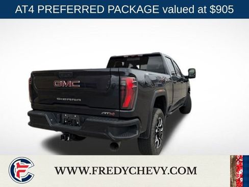 Used 2024 GMC Sierra 2500 AT4 w/ Technology Package image 8