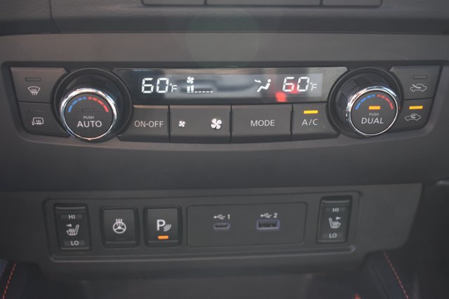 Used 2023 Nissan Frontier PRO-4X w/ Pro-4X Premium Package AWD/4WD image 27