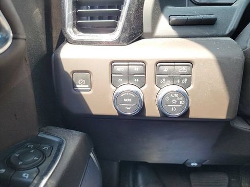 Used 2023 GMC Sierra 1500 Denali w/ Technology Package AWD/4WD image 15