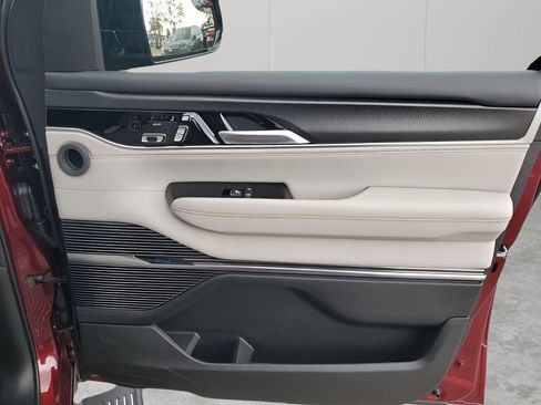 New 2026 Jeep Grand Wagoneer Summit image 13