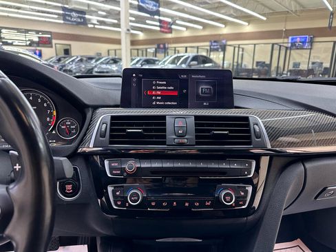 Used 2018 BMW M3 image 29