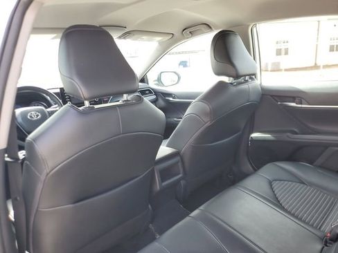 Used 2022 Toyota Camry SE image 9
