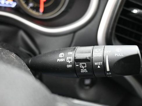Used 2018 Jeep Cherokee Overland AWD/4WD image 31