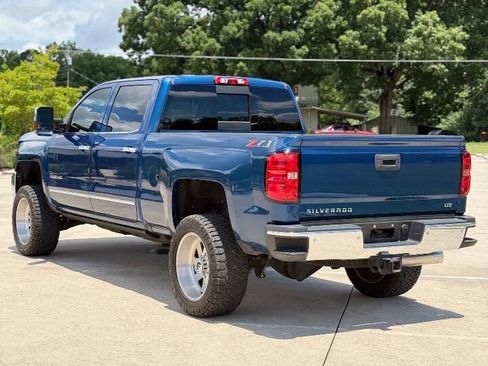 Used 2019 Chevrolet Silverado 2500 LTZ w/ Duramax Plus Package AWD/4WD image 10