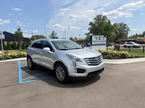 Used 2017 Cadillac XT5 Luxury w/ Driver Awareness Package AWD/4WD image 3