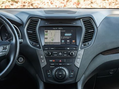 Used 2017 Hyundai Santa Fe Sport FWD image 13