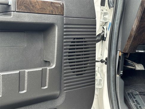 Used 2016 Ford F250 Platinum w/ FX4 Off-Road Package image 18