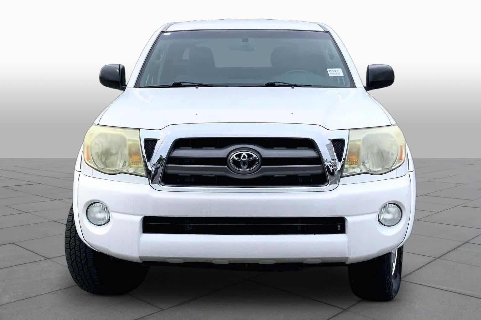 Used 2010 Toyota Tacoma PreRunner RWD image 3