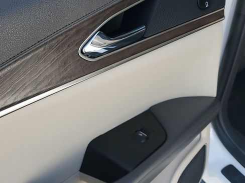 Used 2019 Lincoln Nautilus Reserve FWD image 14