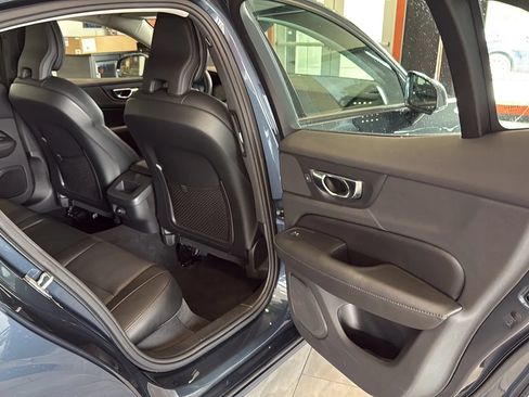 Used 2020 Volvo S60 T5 Momentum FWD image 34